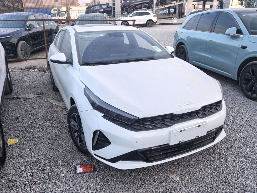 Kia K3: 2026 г., 1.5 л, Вариатор, Бензин: фото 1