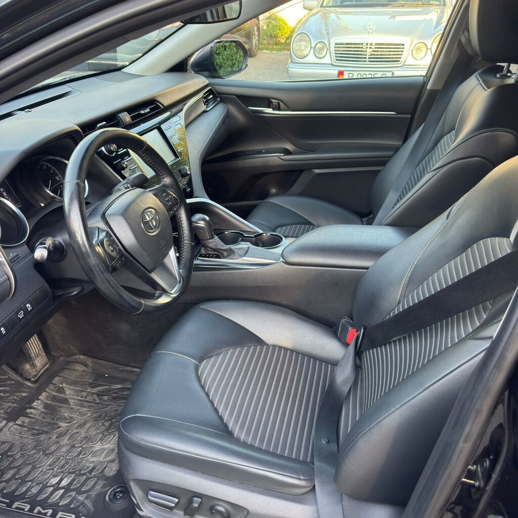 Toyota Camry: 2020 г., 2.5 л, Автомат, Бензин, Седан: фото 7