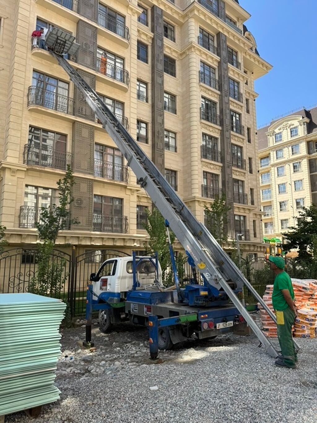 Услуга: автолифт до 25 этажа /грузовой подъёмник на базе: фото 3