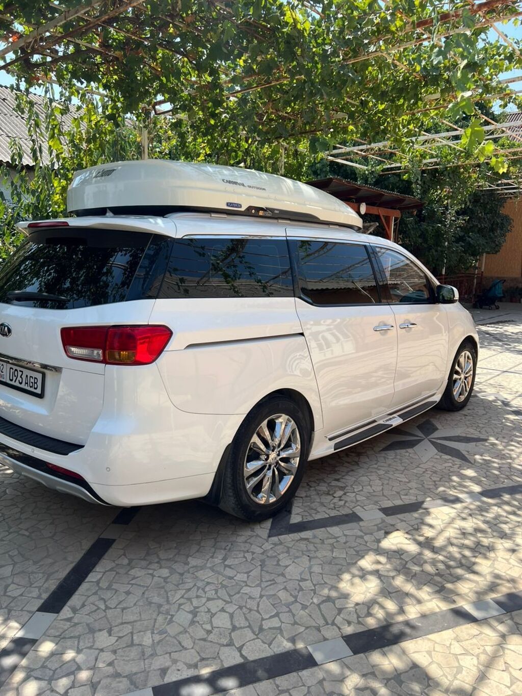 Kia Carnival: 2017 г., 2.2 л, Автомат, Дизель, Минивэн: фото 2