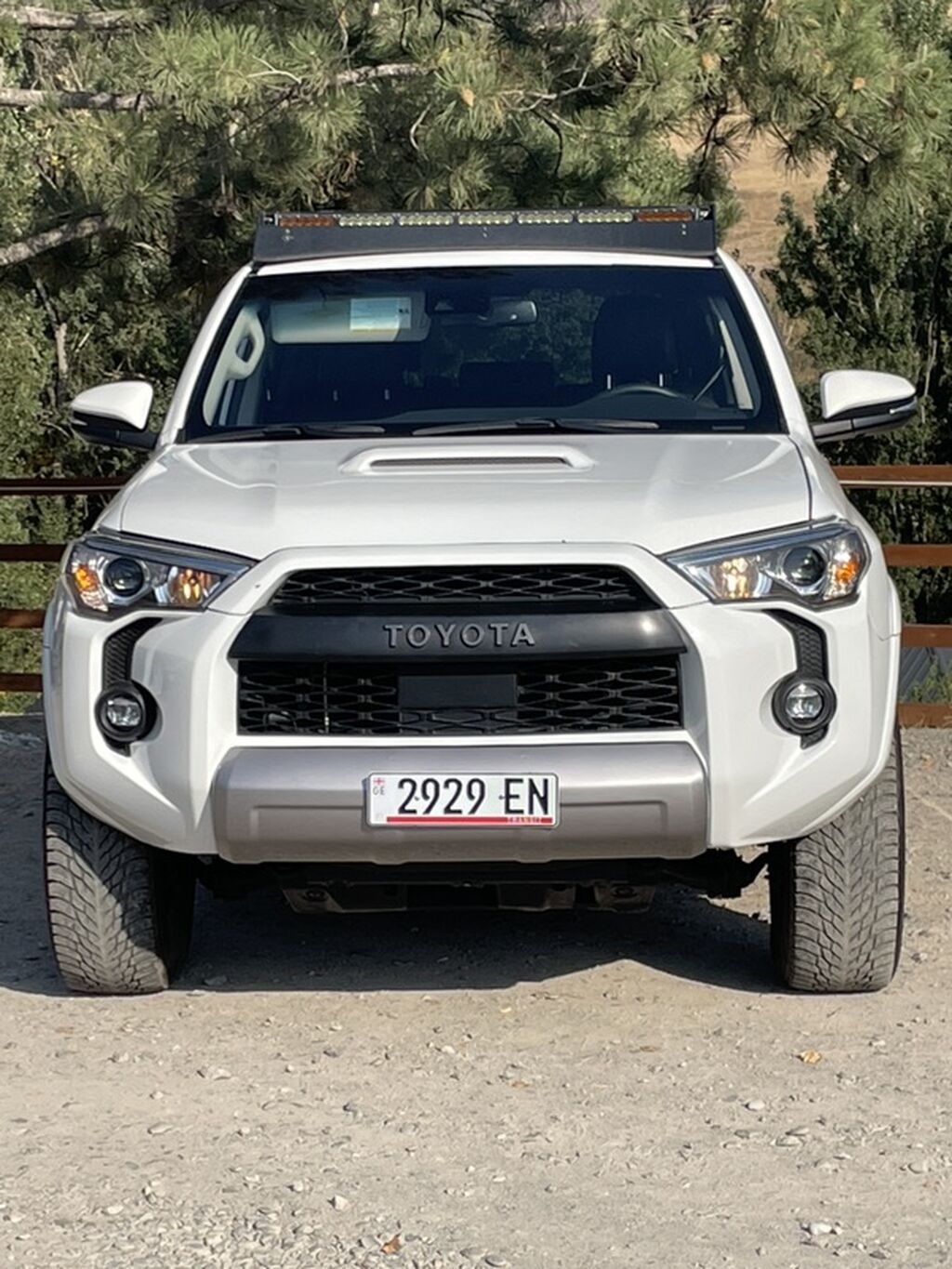 Toyota 4Runner: 2020 г., 4 л, Автомат, Бензин, Внедорожник: фото 1