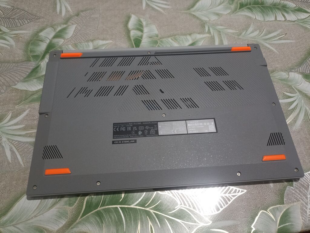 Продаю ноутбук Asus vivobook идеальное состояние пользовался всего: фото 3