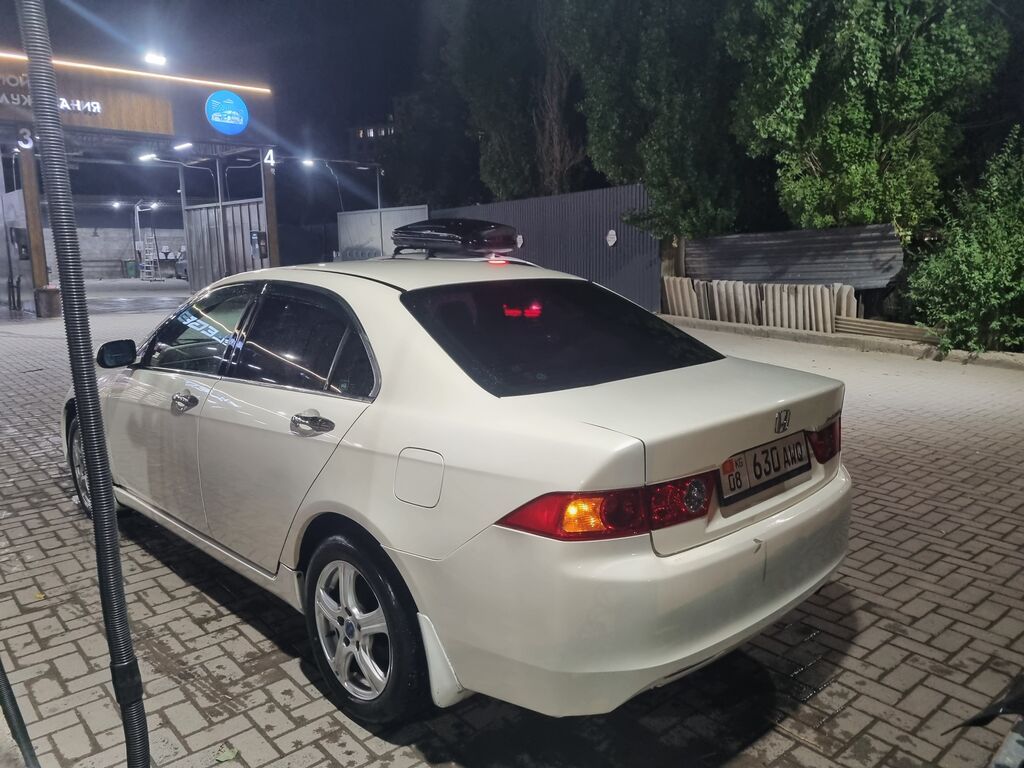 Honda Accord: 2003 г., 2 л, Автомат, Бензин, Седан — фото 4