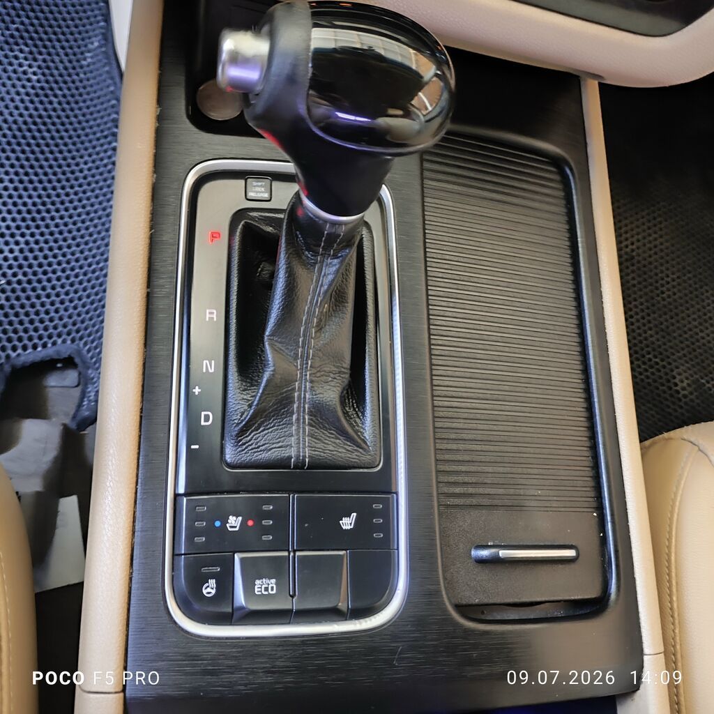 Kia Carnival: 2015 г., 2.2 л, Автомат, Бензин, Минивэн: фото 7