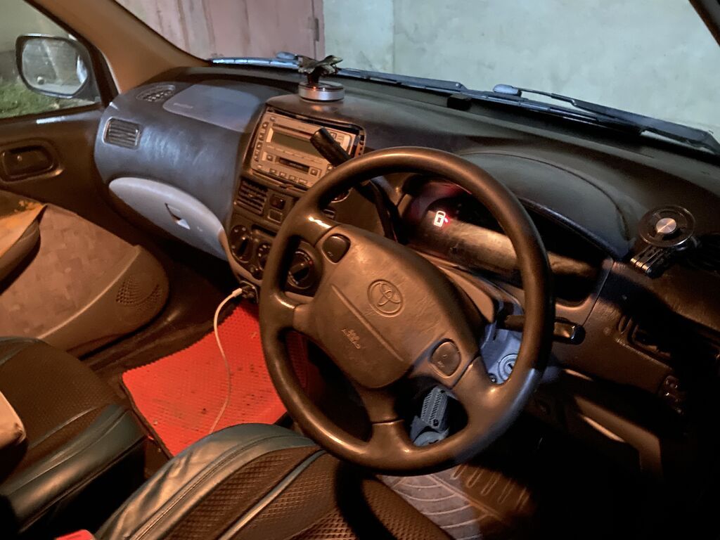 Toyota Raum: 1999 г., 1.5 л, Автомат, Бензин, Минивэн: фото 5