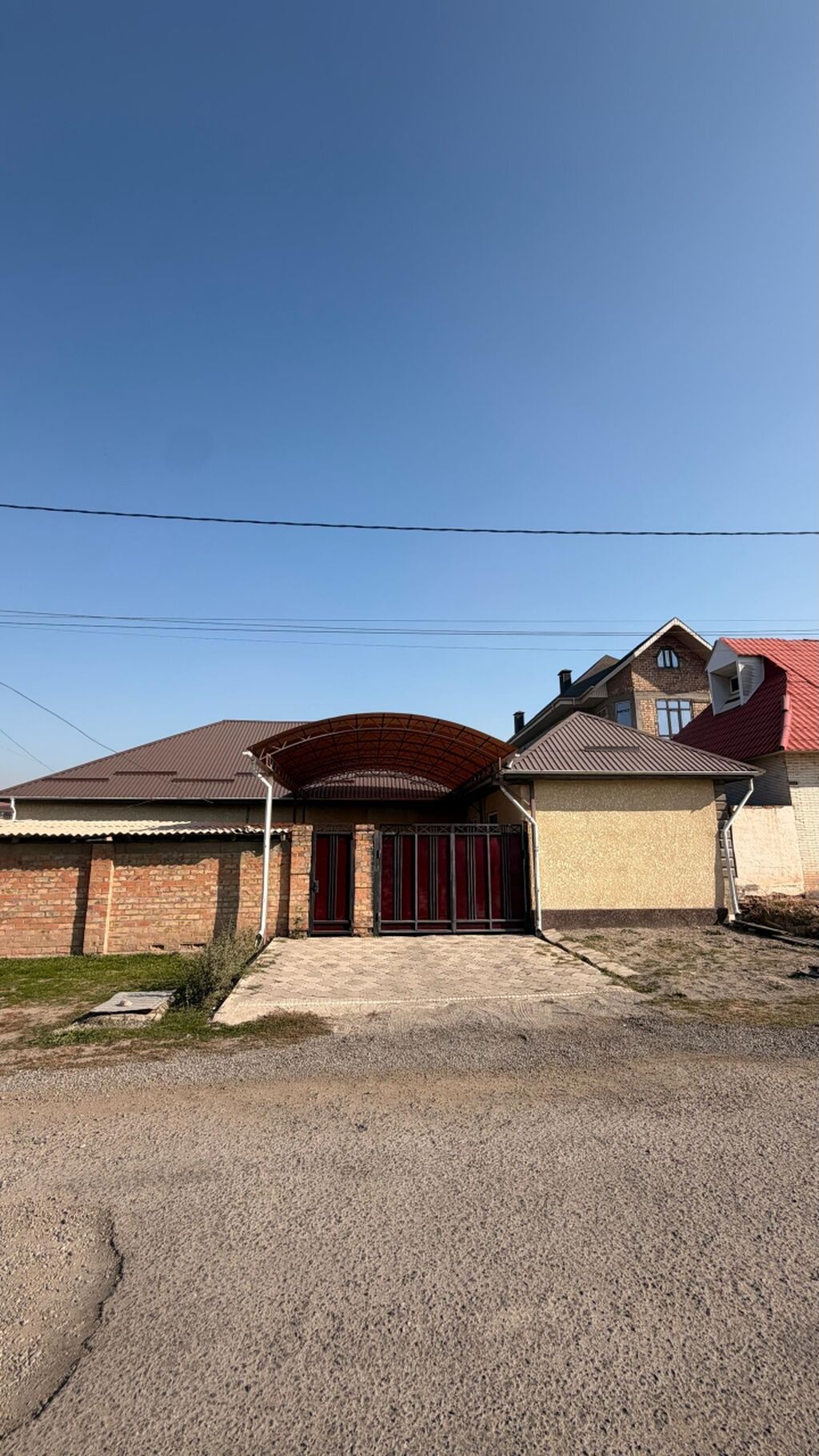 5 комнат, 200 м², 8 соток, Бишкек, Киргизия 1 Собственник