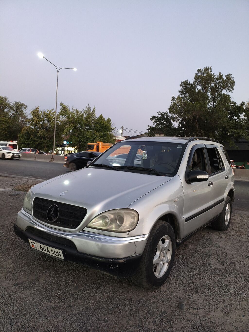 Mercedes-Benz ML-Class: 1998 г., 3.2 л, Автомат, Бензин, Кроссовер: фото 3