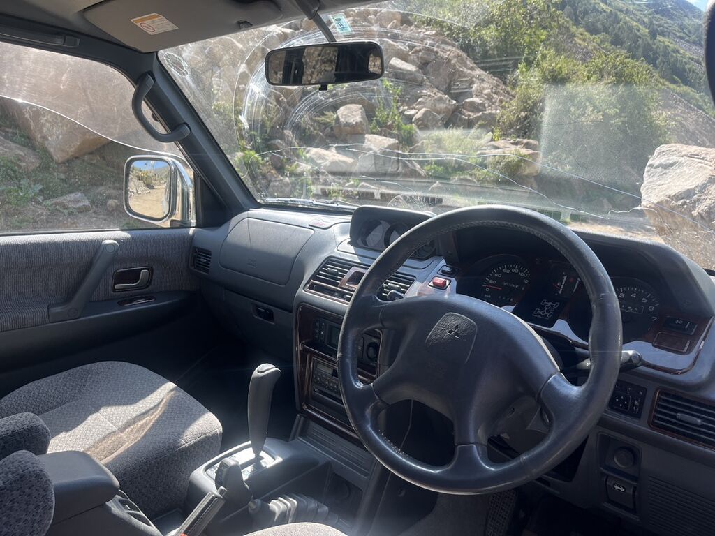 Mitsubishi Pajero: 1998 г., 3.5 л, Автомат, Бензин, Внедорожник: фото 7