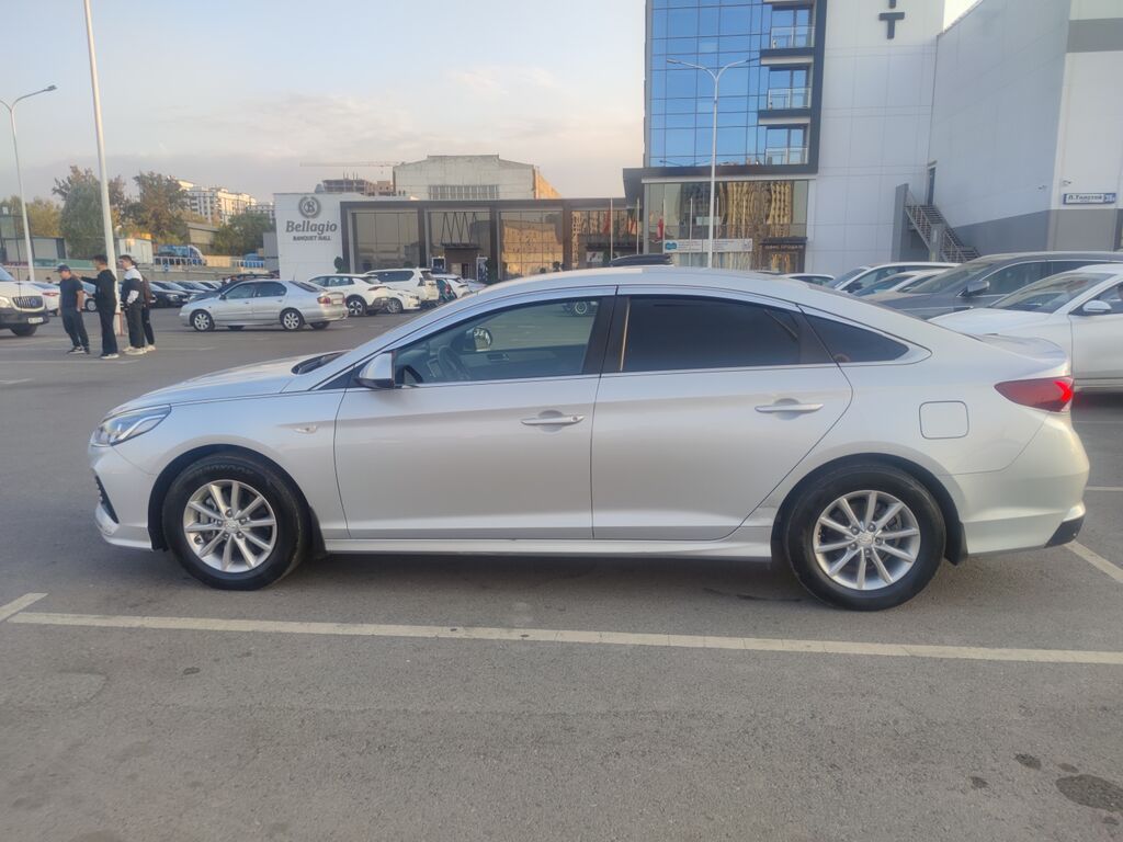 Hyundai Sonata: 2021 г., 2 л, Автомат, Газ, Седан: фото 2