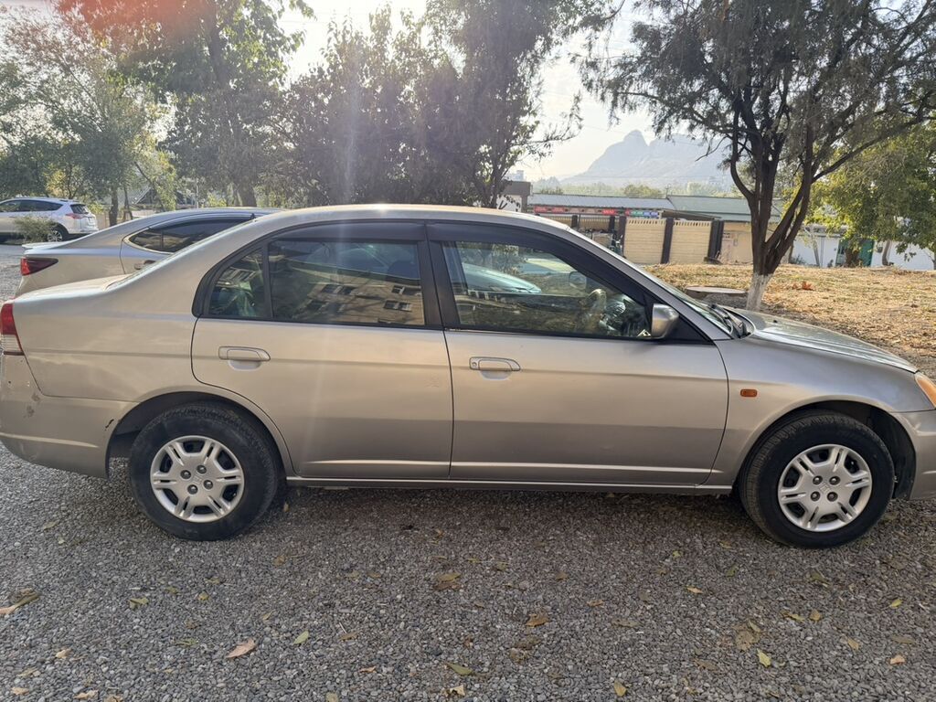 Honda Civic: 2003 г., 1.5 л, Автомат, Бензин, Седан: фото 3