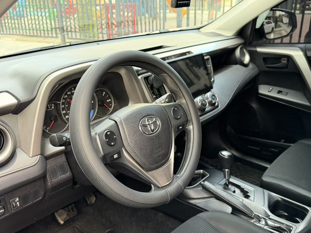 Toyota RAV4: 2016 г., 2.5 л, Автомат, Бензин, Кроссовер: фото 3