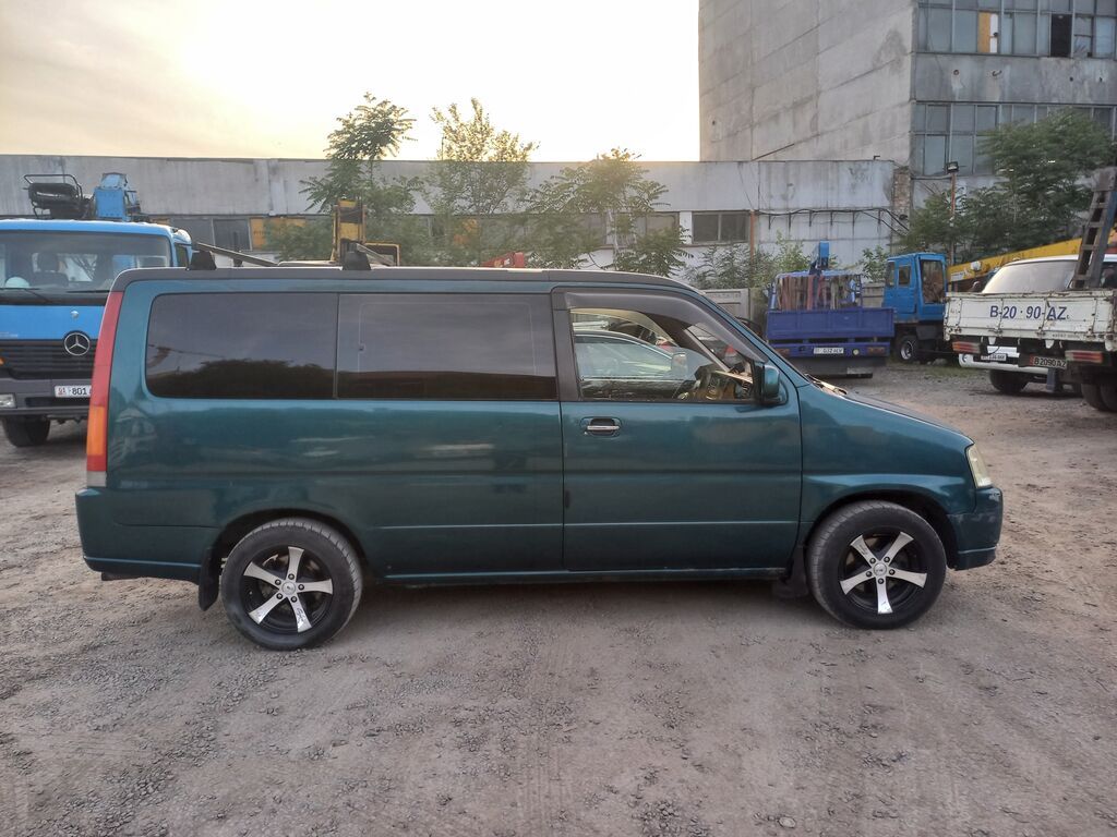 Honda Stepwgn: 2000 г., Минивэн: фото 1