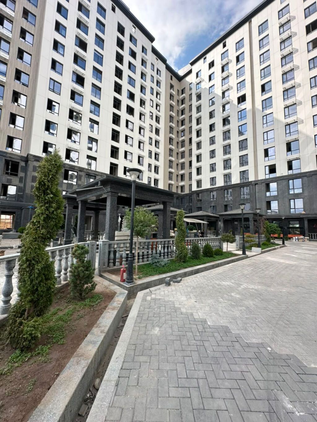 2 комнаты, 84 м², Городская больница №4 (ул. Айни) Элитка, 8 этаж, ПСО (под самоотделку): фото 1