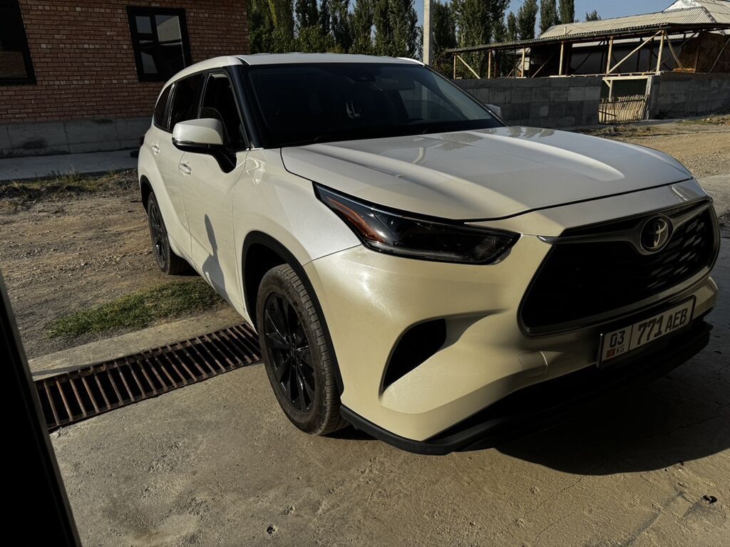 Toyota Highlander: 2021 г., Кроссовер: фото 2