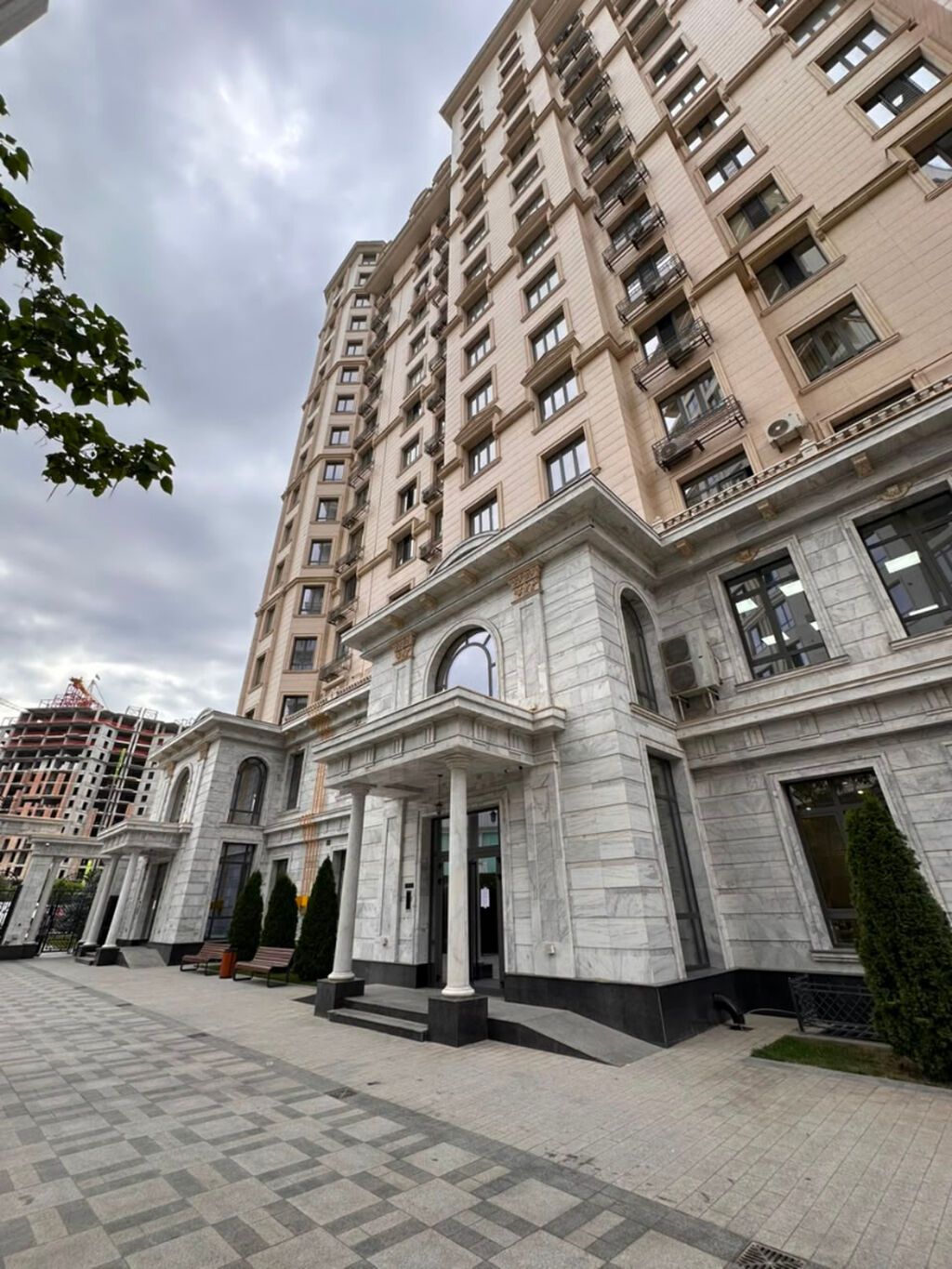 3 комнаты, 104 м², Асанбай мкр Элитка, 15 этаж, ПСО (под самоотделку): фото 2