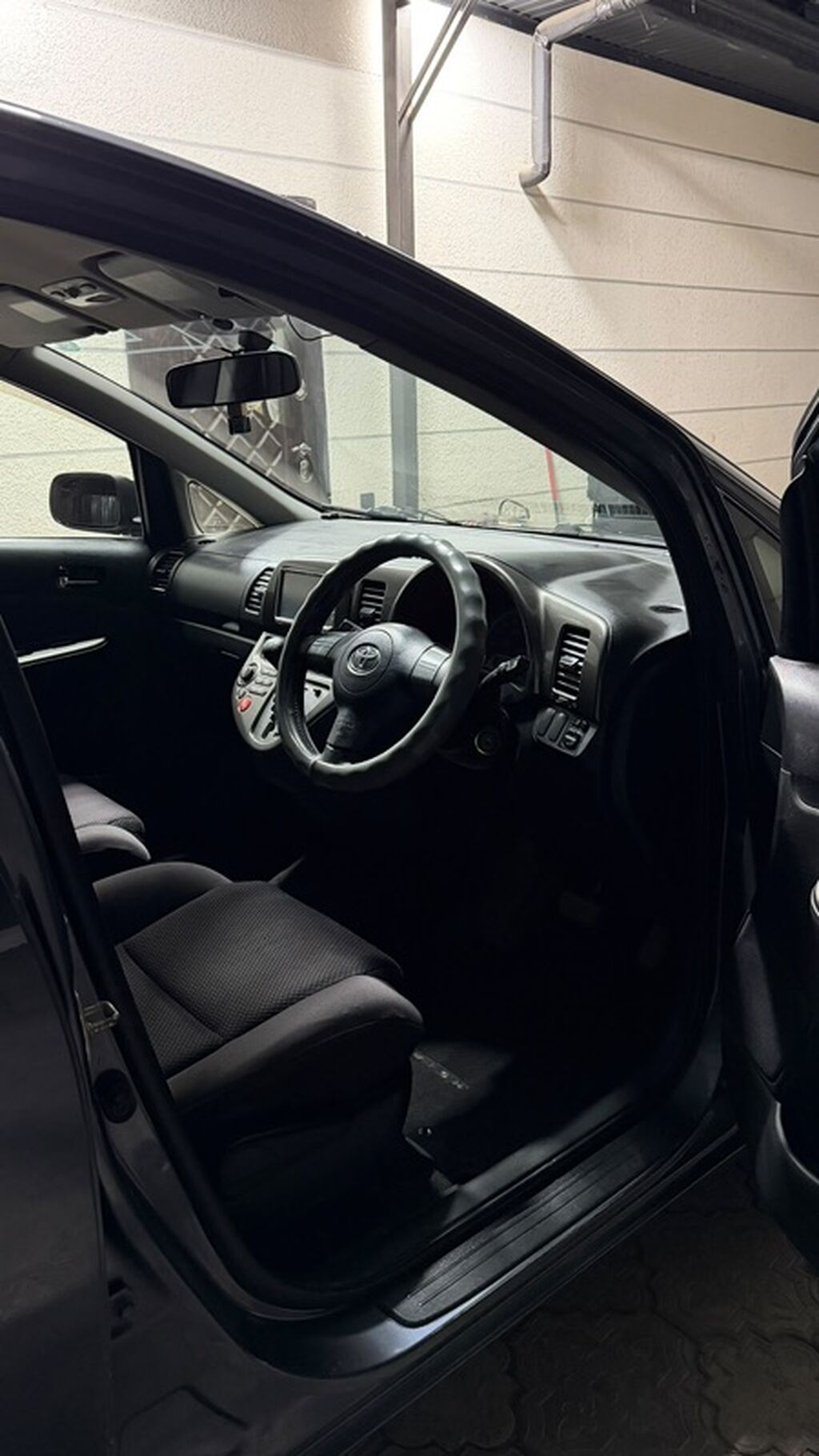 Toyota WISH: 2005 г., 1.8 л, Автомат, Бензин, Минивэн: фото 8