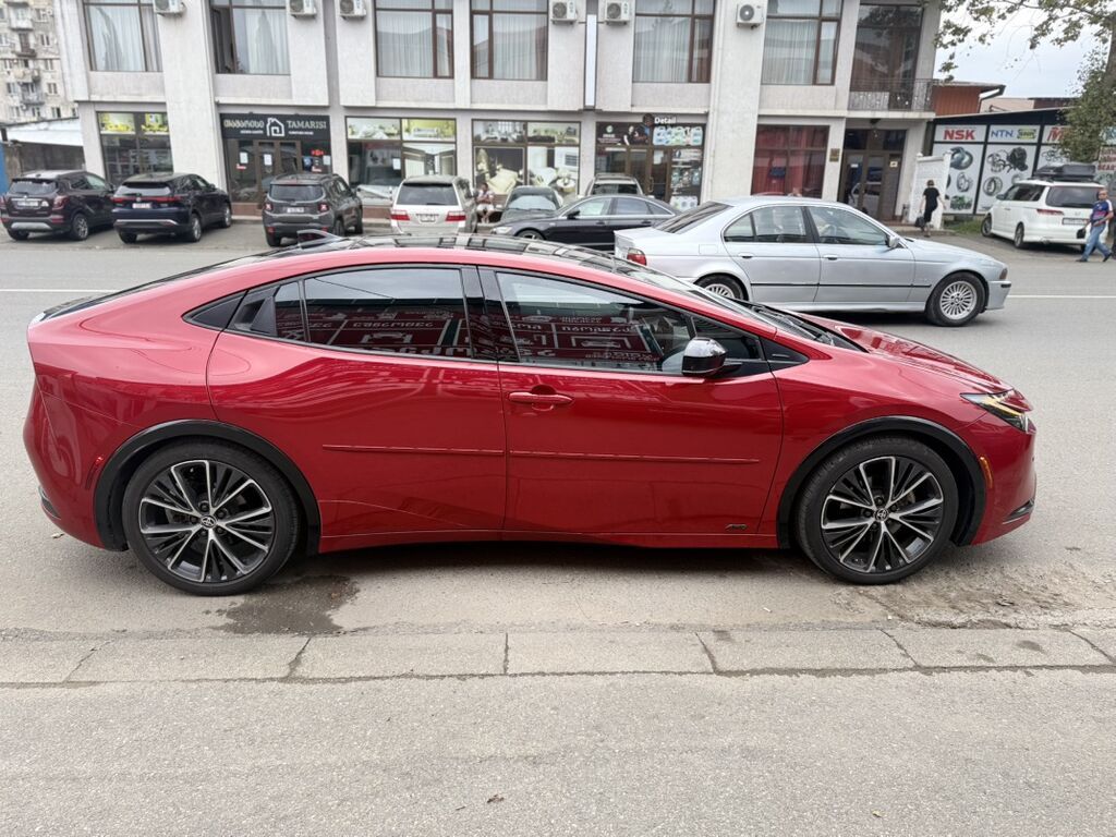Toyota Prius: 2023 г., 2 л, Вариатор, Гибрид, Хэтчбэк: фото 6