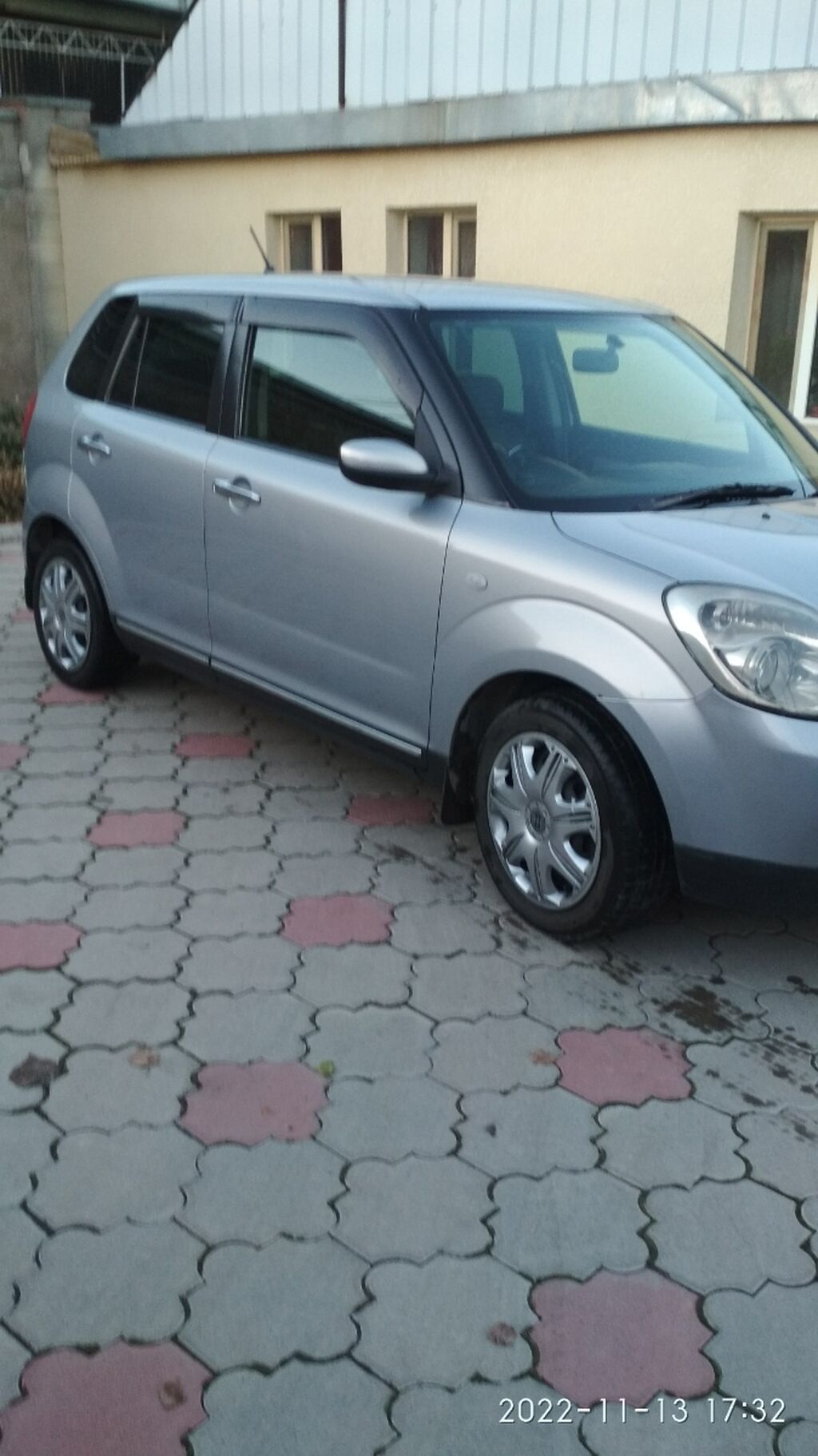 Mazda Verisa: 2005 г., 1.5 л, Автомат, Бензин: фото 3