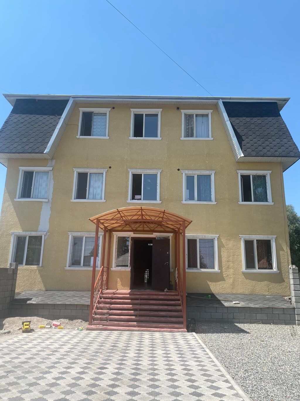 Квартира цокольный этаж.28кв. Отопление теплый пол: 23000 USD Продажа ...