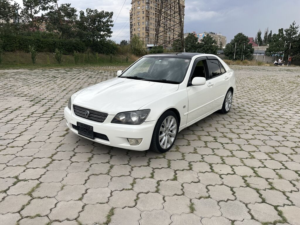 Toyota Altezza: 2004 г., 2 л, Автомат, Бензин, Седан: фото 6
