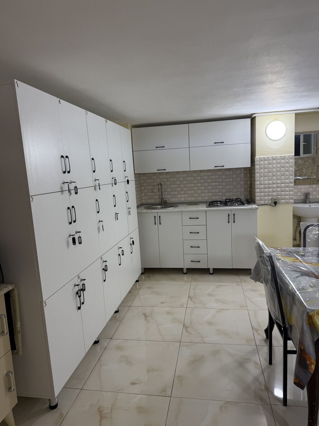 Gəncənin tam mərkəzi̇ndə-,ti̇bb kolleci̇,aqrar uni̇versi̇tetə-5-7