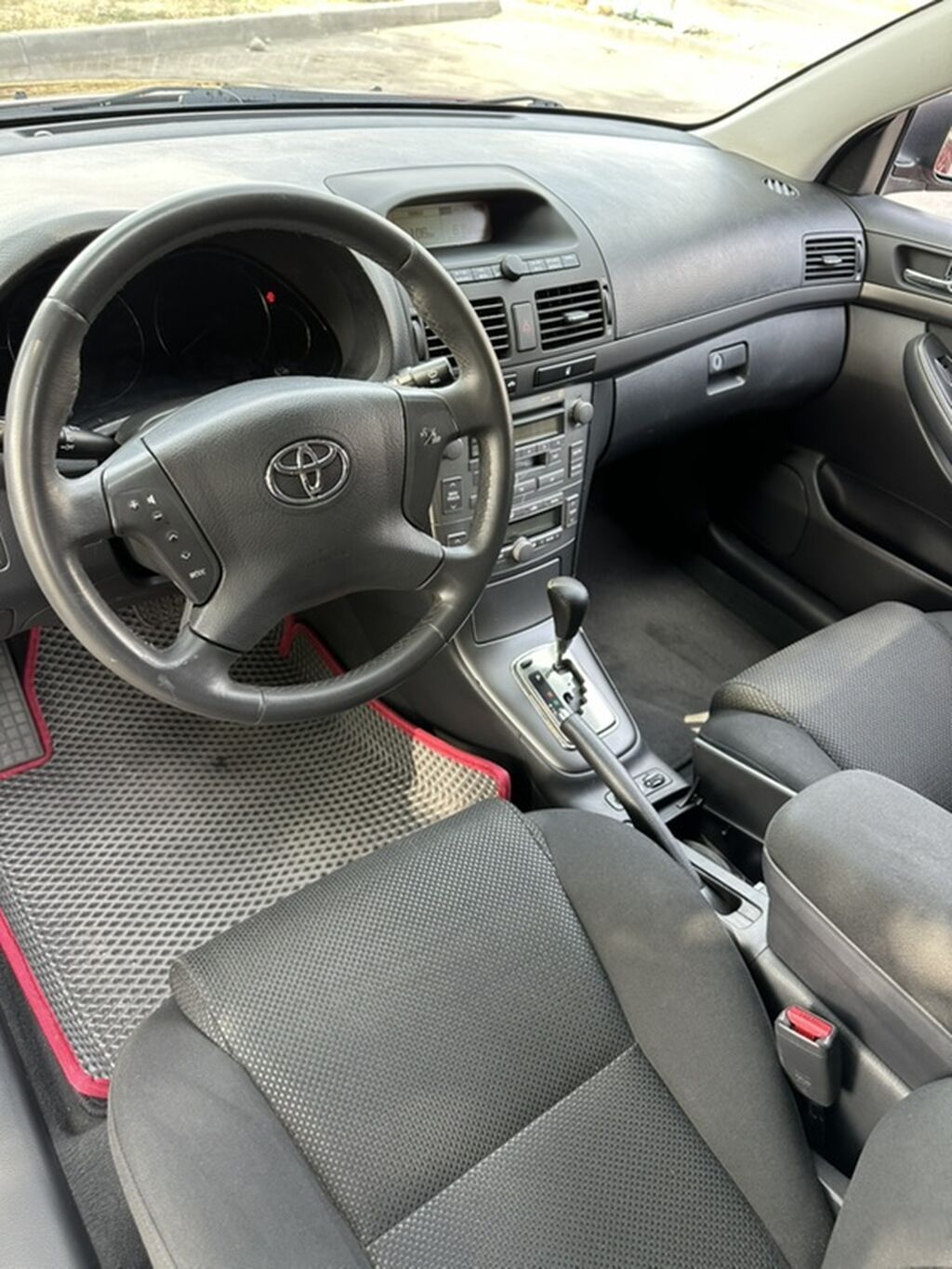 Toyota Avensis: 2004 г., 1.8 л, Автомат, Бензин, Седан: фото 5