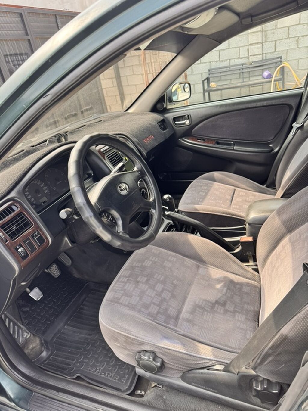 Toyota Avensis: 2001 г., 2 л, Механика, Дизель, Универсал: фото 5