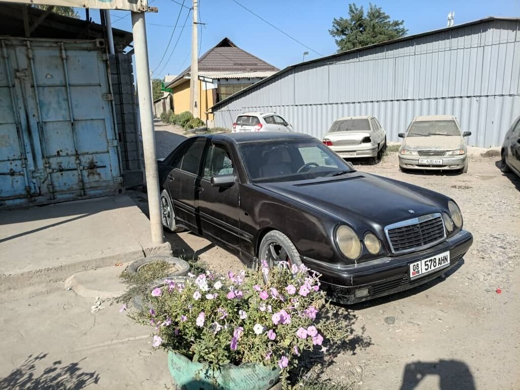 Mercedes-Benz E-Class: 1997 г., Седан: фото 2
