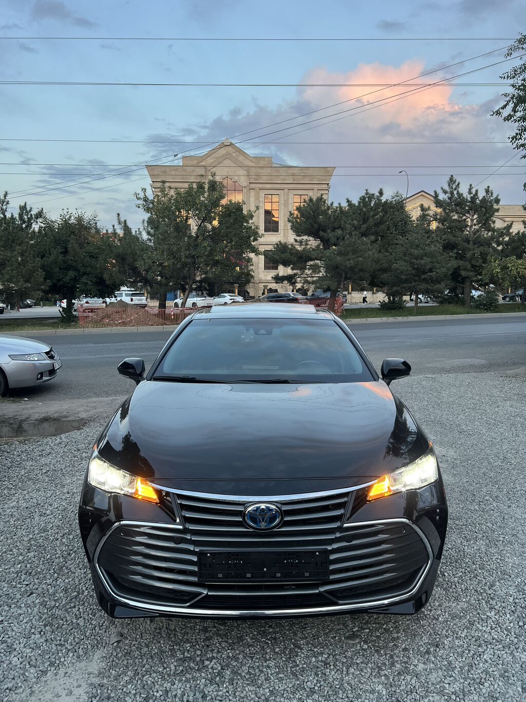 Toyota Avalon: 2019 г., 2.5 л, Автомат, Гибрид: фото 2