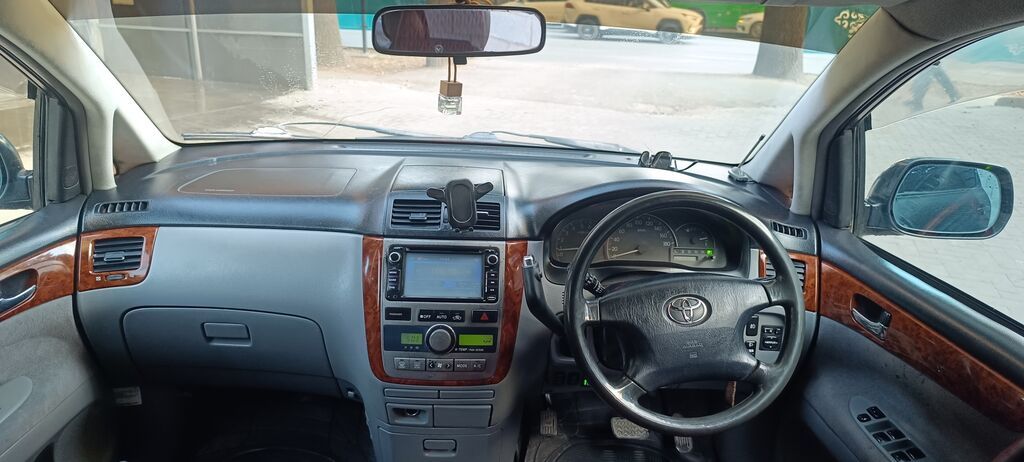 Toyota Ipsum: 2003 г., 2.4 л, Автомат, Бензин, Минивэн: фото 6