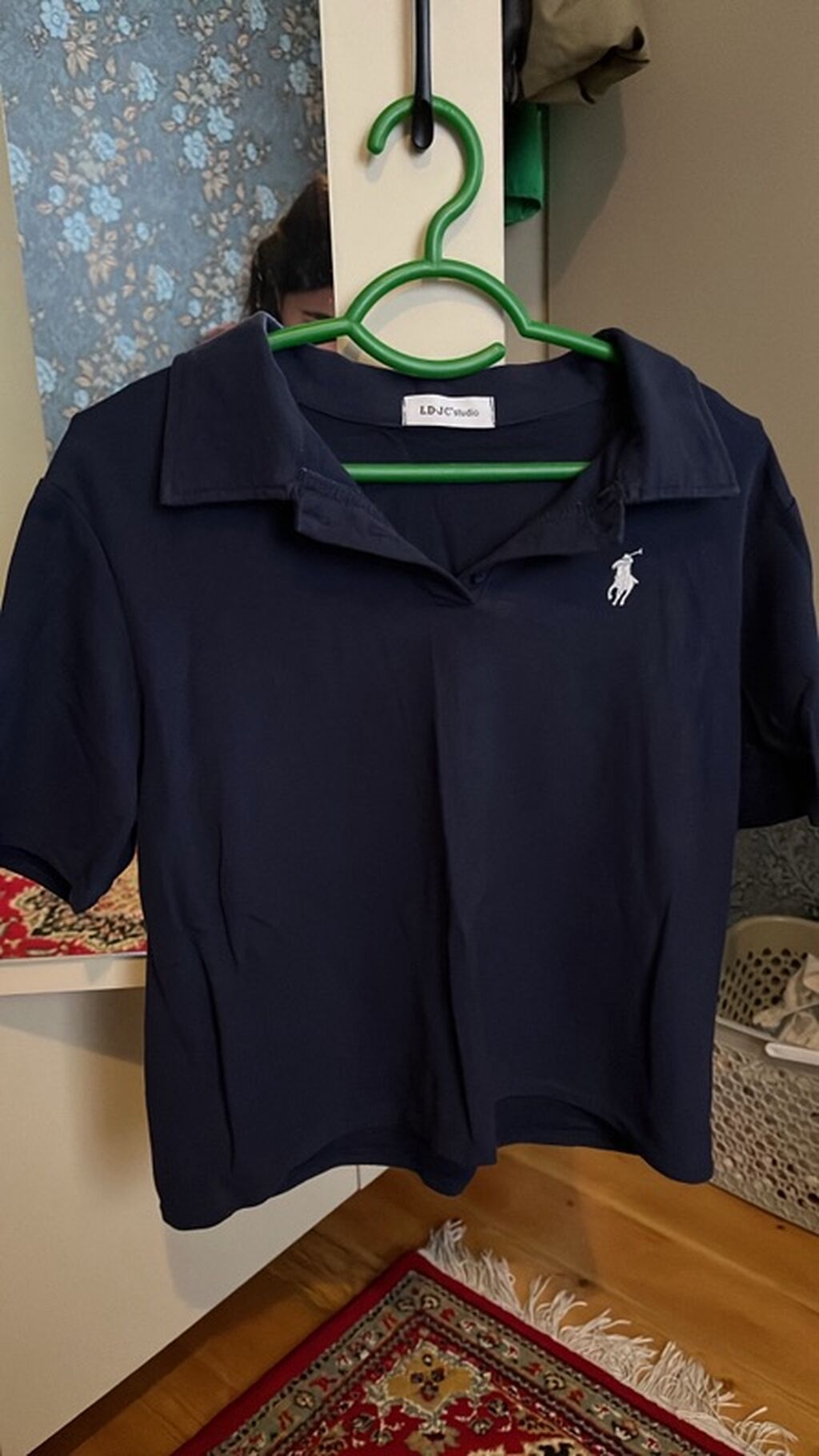 Qısa qollu polo köynək - Rəng: tünd göy (navy) - Yaxası: klassik polo