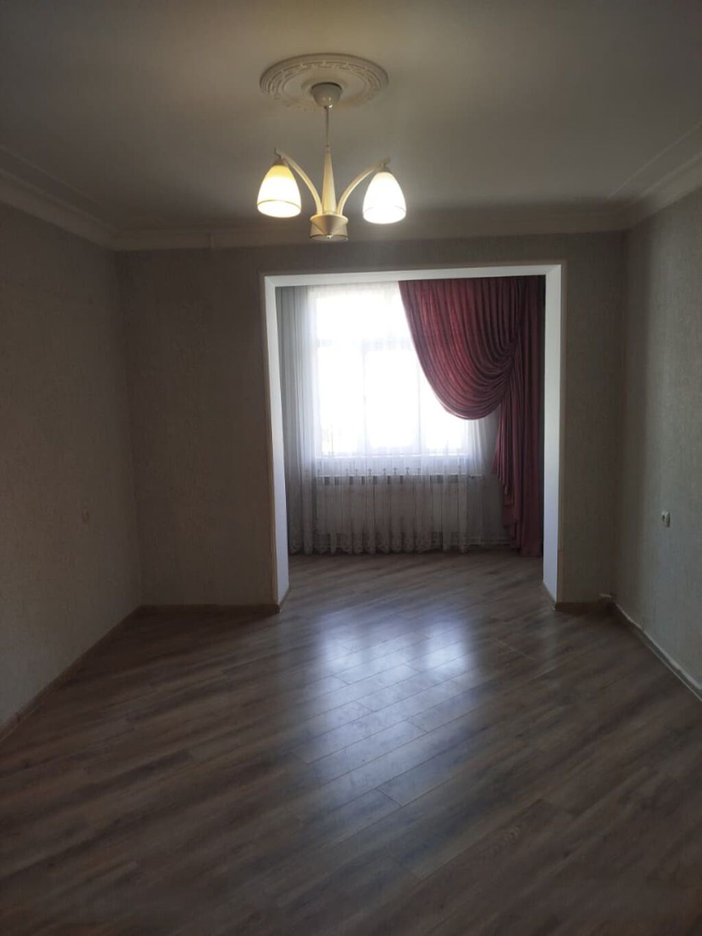Bakı, 8-ci kilometr, 3 otaqlı, Köhnə tikili, m. Xalqlar Dostluğu, 90 kv. m