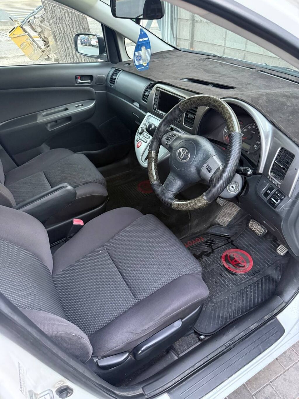 Toyota WISH: 2003 г., 1.8 л, Автомат, Бензин, Минивэн: фото 5