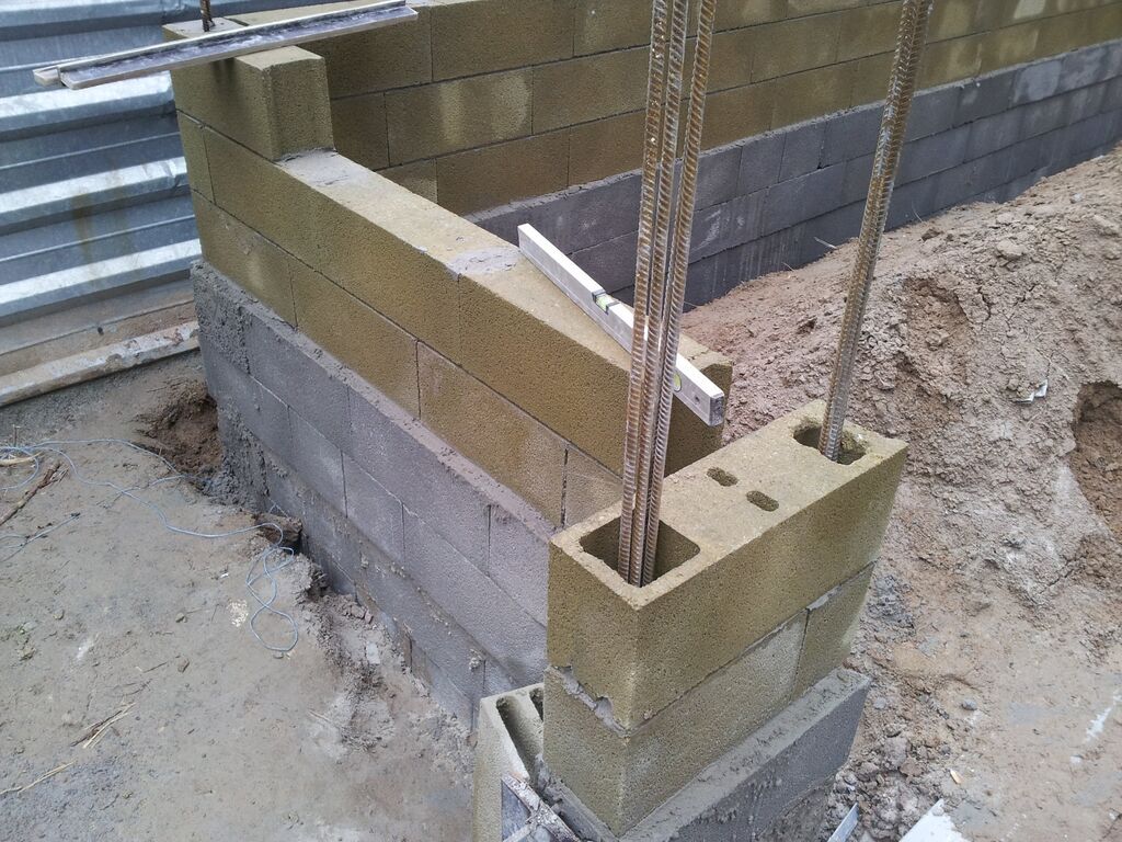 Укладка пескоблока. заливка фундамента под забор | Договорная | Полки ...