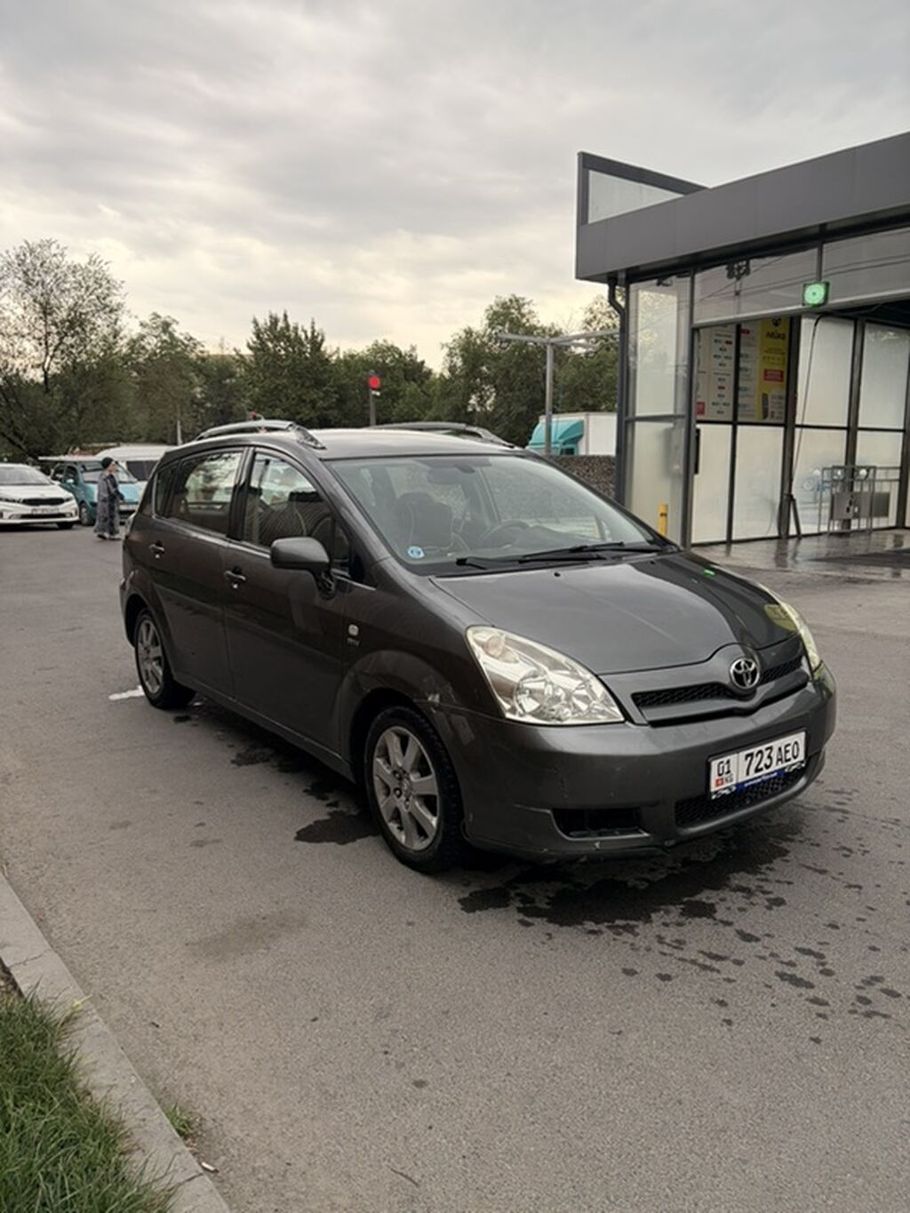Toyota Corolla Verso: 2004 г., 1.8 л, Механика, Бензин, Минивэн — фото 4