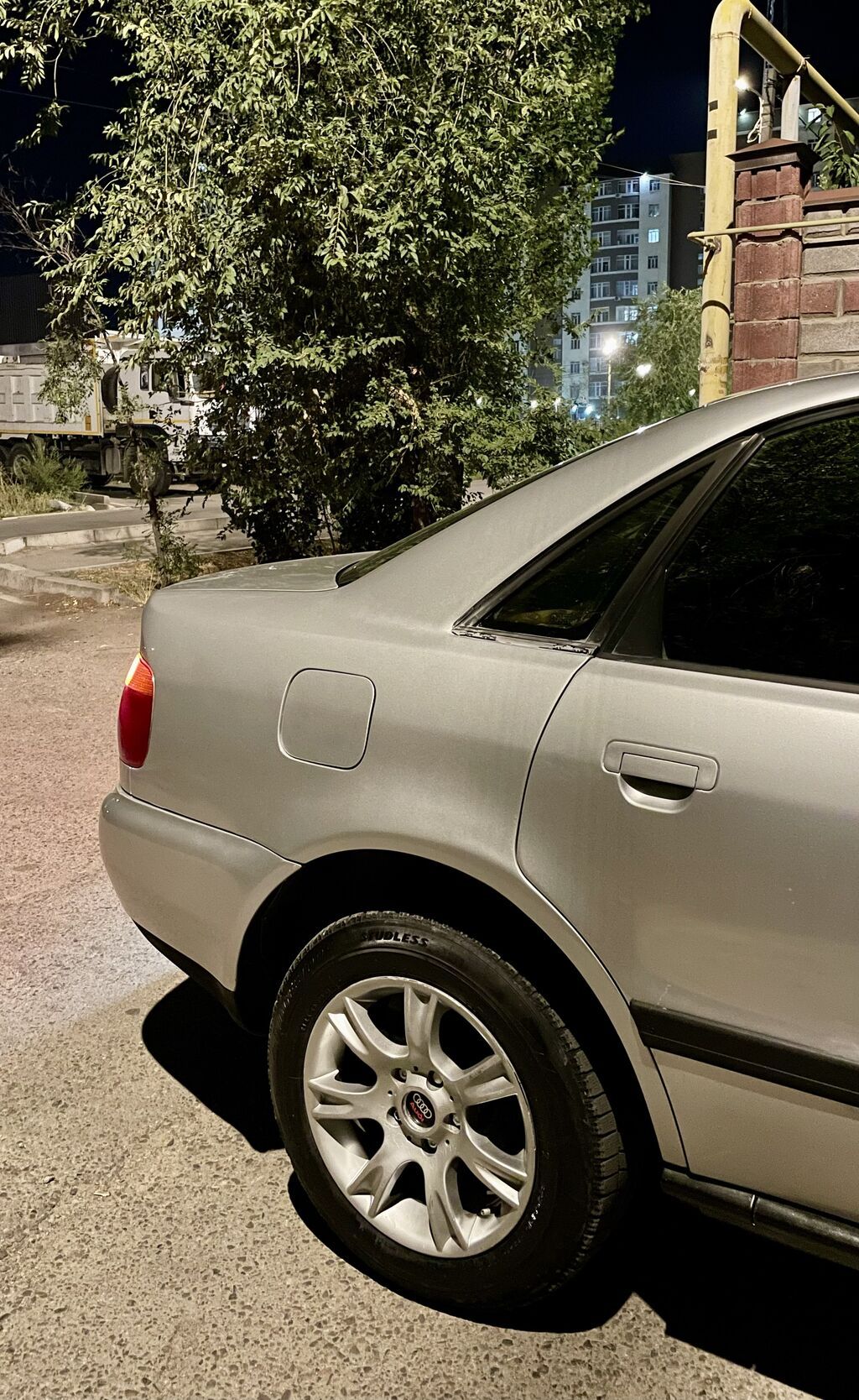 Audi A4: 1996 г., 1.8 л, Автомат, Бензин, Седан: фото 3