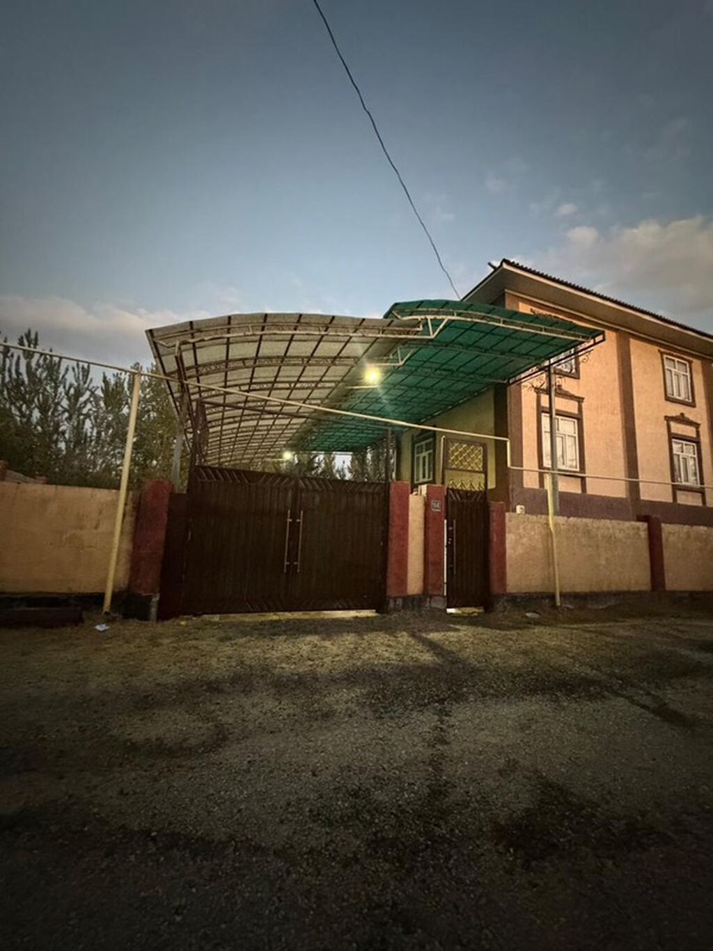 Продается двухэтажный жилой дом с огражденным участком и широкими: фото 3