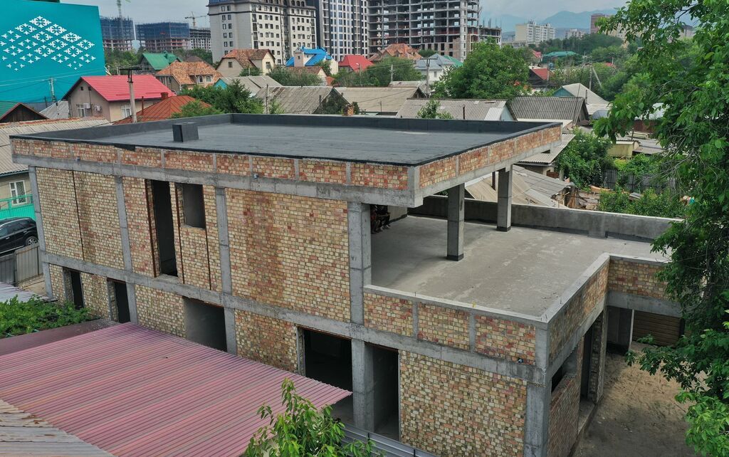 6 комнат и более, 240 м², 4 соток, Бишкек, Азия Молл: фото 6