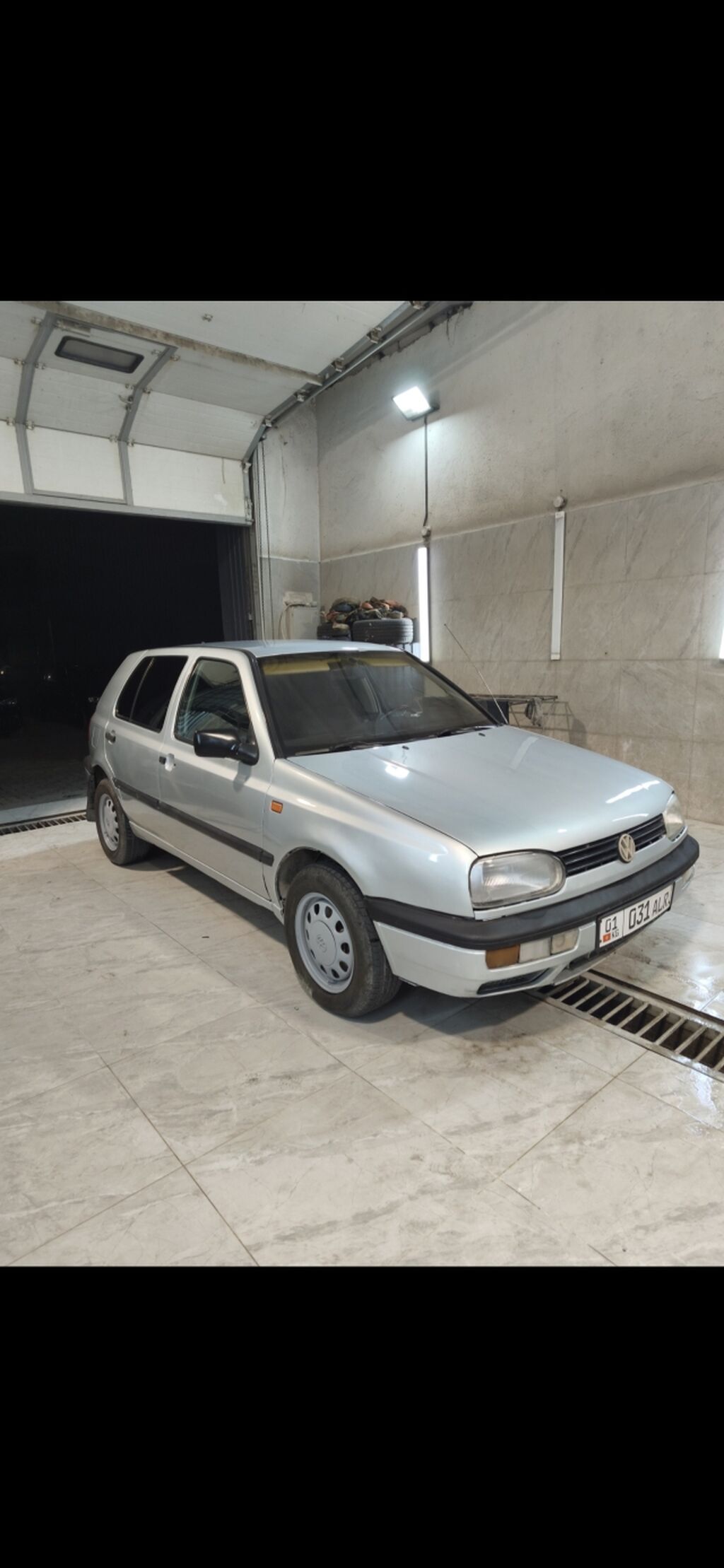 Volkswagen Golf: 1993 г., 2 л, Автомат, Бензин, Хэтчбэк: фото 1