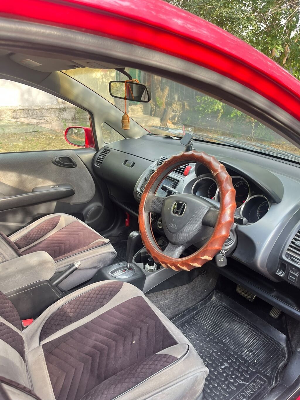 Honda Fit: 2002 г., 1.3 л, Автомат, Бензин, Хэтчбэк: фото 2