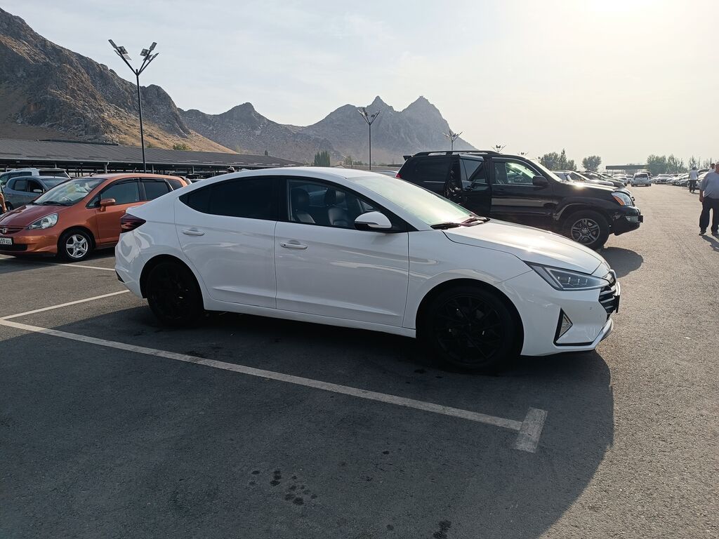 Hyundai Avante: 2019 г., 1.6 л, Автомат, Бензин, Седан: фото 4