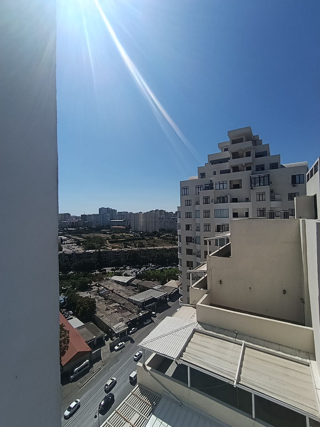 3 otaqlı, Yeni tikili, m. 8 Noyabr, 89 kv. m