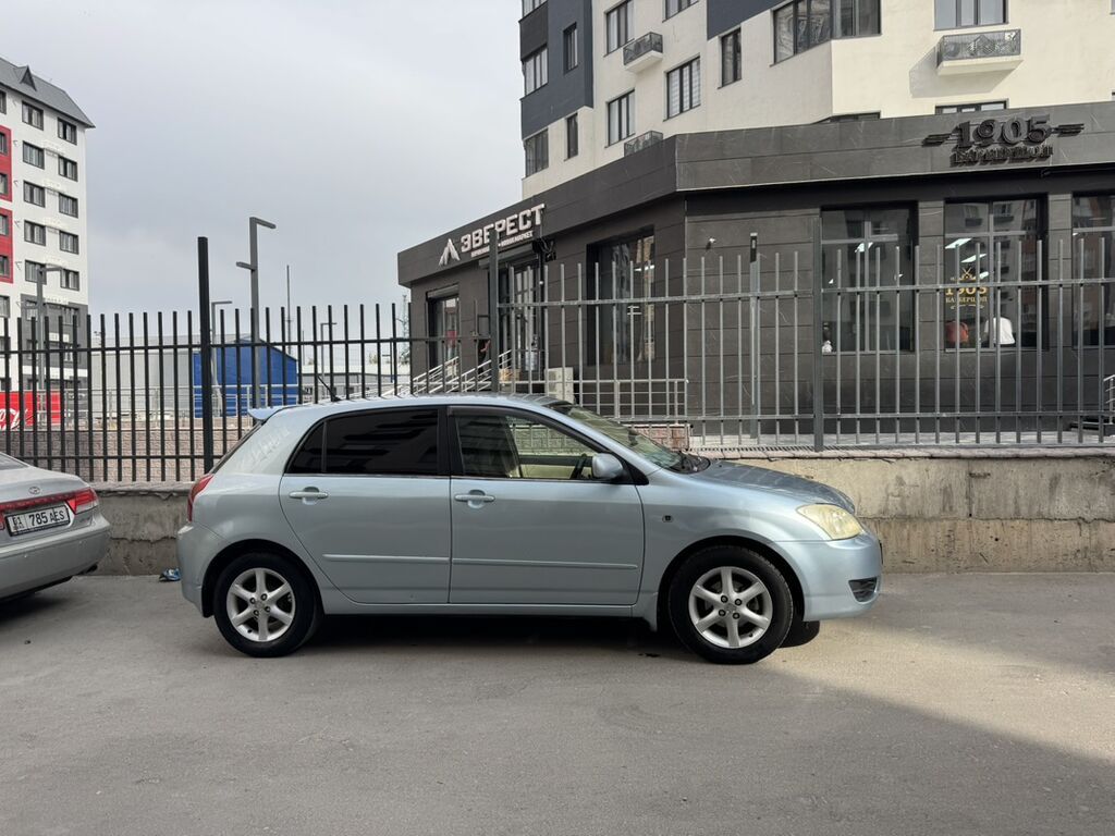 Toyota Allex: 2005 г., 1.8 л, Автомат, Бензин, Хэтчбэк: фото 2