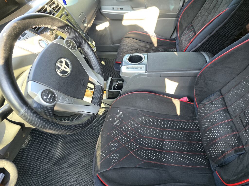 Toyota Prius V: 2012 г., 1.8 л, Автомат, Гибрид, Универсал: фото 5
