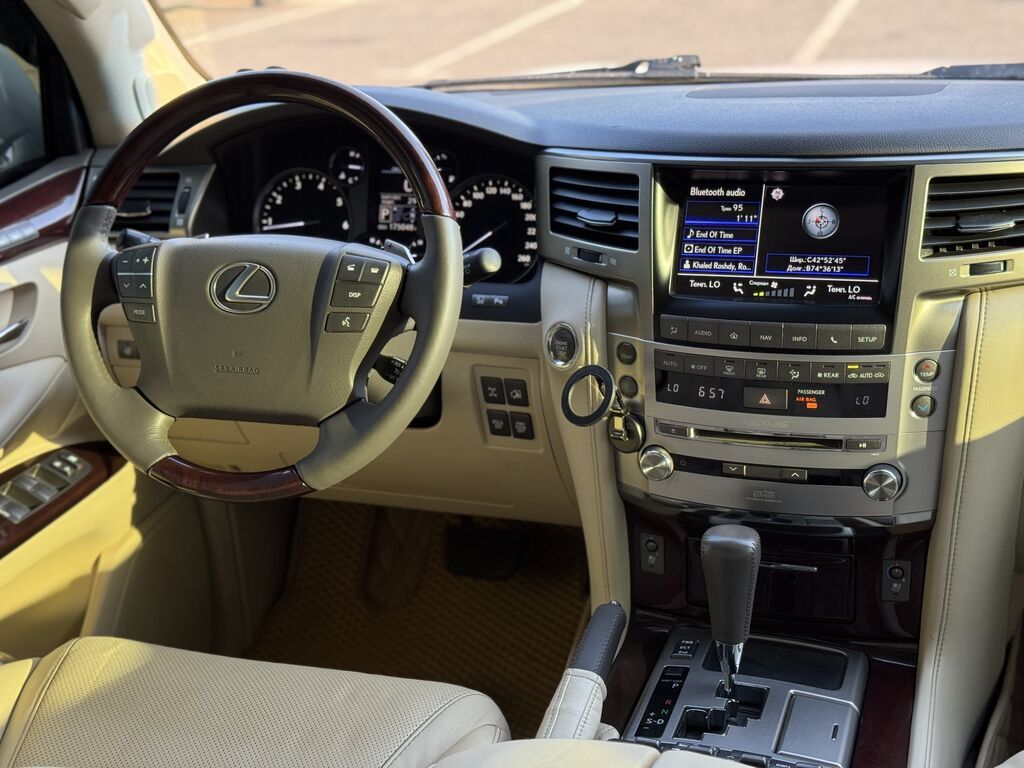 Lexus LX: 2015 г., 5.7 л, Автомат, Бензин, Внедорожник: фото 7