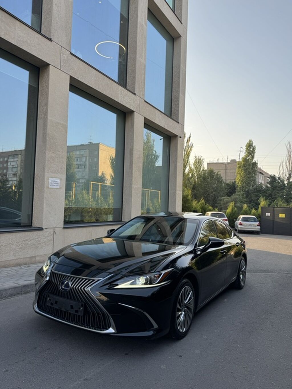 Lexus ES: 2019 г., 2.5 л, Вариатор, Гибрид, Седан: фото 3