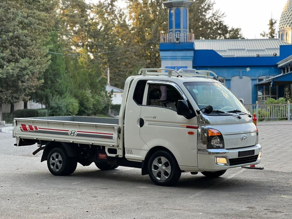 Hyundai Porter: 2017 г., 2.6 л, Механика, Дизель, Пикап: фото 1