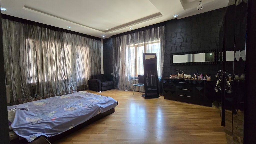 3 otaqlı, Yeni tikili, 162 kv. m