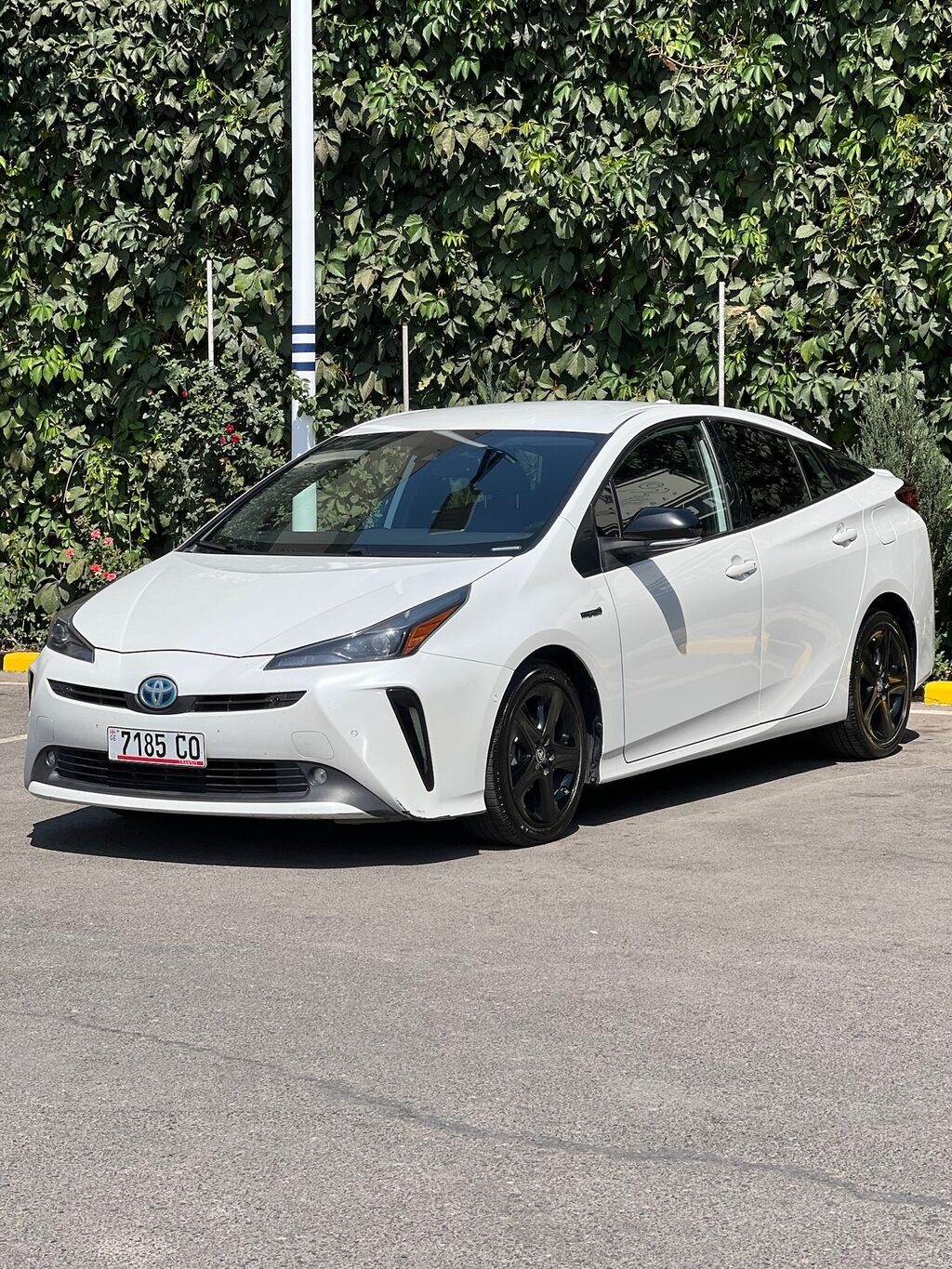 Toyota Prius: 2020 г., 1.8 л, Вариатор, Гибрид, Седан: фото 2