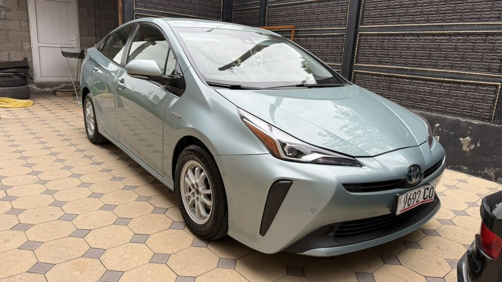 Toyota Prius: 2019 г., 1.8 л, Автомат, Гибрид, Хэтчбэк: фото 5